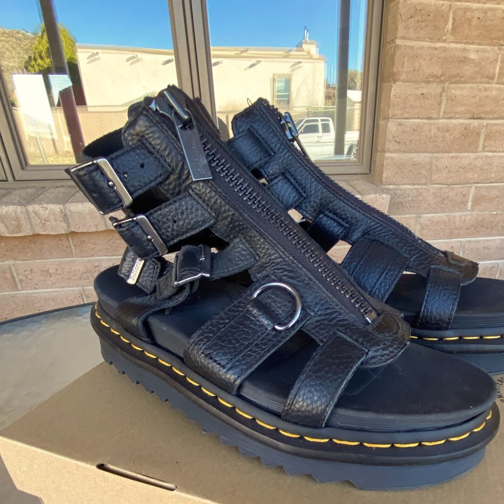 I purchased wrong size, never worn. Box includes